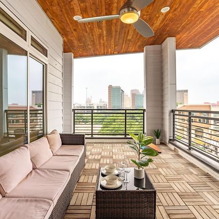Riverwalk Penthouse Oasis W/Free Parking Gym Pool San Antonio Exterior photo