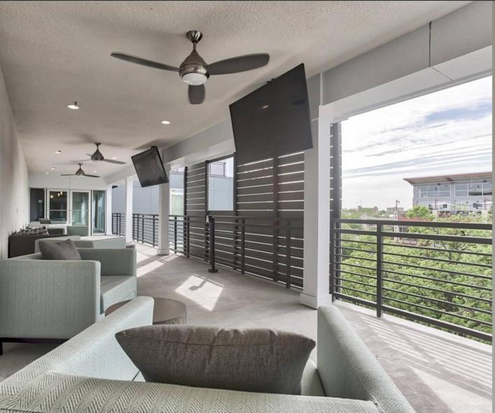 Riverwalk Penthouse Oasis W/Free Parking Gym Pool San Antonio Exterior photo