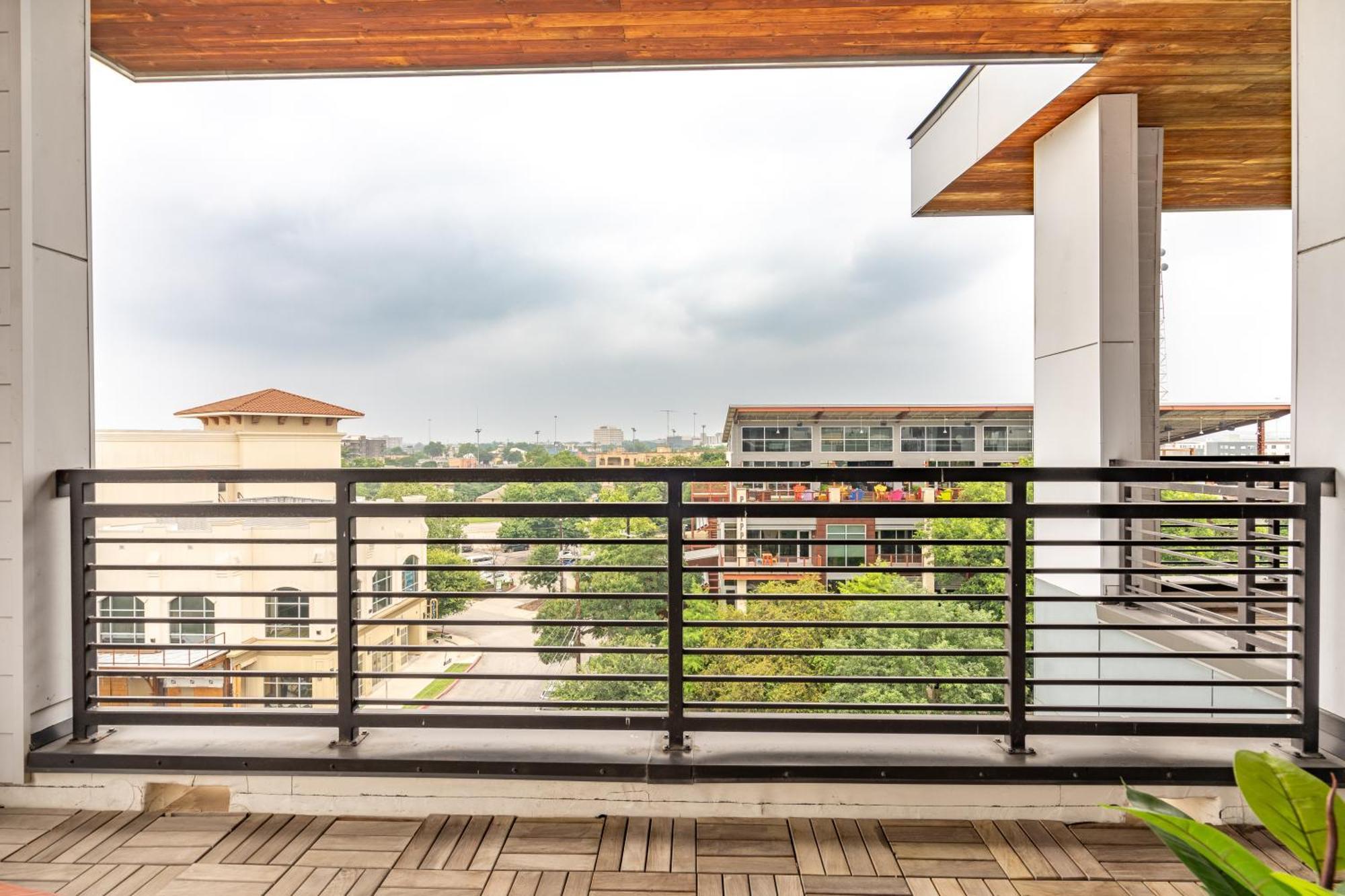 Riverwalk Penthouse Oasis W/Free Parking Gym Pool San Antonio Exterior photo
